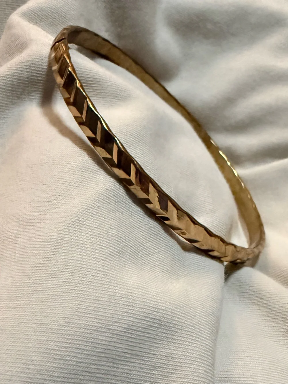 Lot of 3 Gold Tone Bangle Bracelet Set